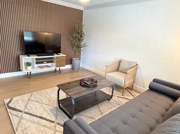 1460 NE 18th St APT 211, Fort Lauderdale, FL 33305