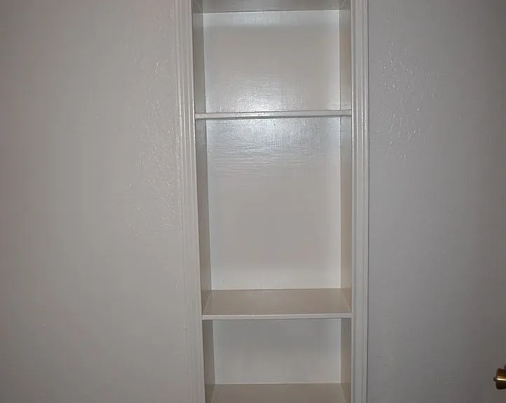 221 W Robin Ln — Photo 12