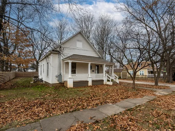 612 N Madison St, Siloam Springs, AR 72761