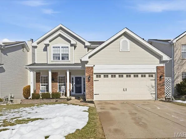 571 Bluffs View Ct, Eureka, MO 63025