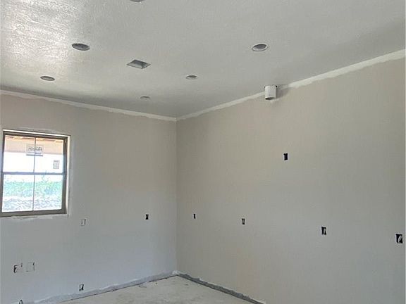 4th image of 314 Lauren Ln