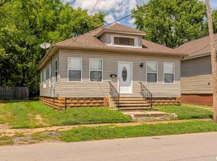 208 W White St, Marion, IL 62959