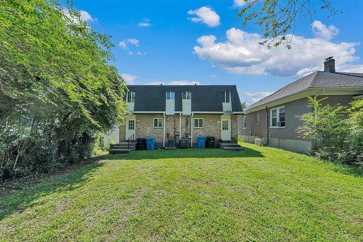2 bed, 865 sqft, $1,300 — Photo 3