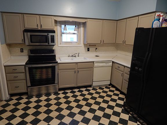 3rd image of 235 N Wabash Ave