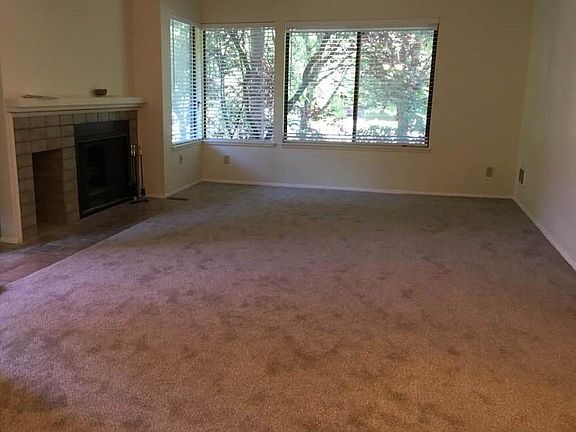 5th image of 1256 Bellevue Way NE