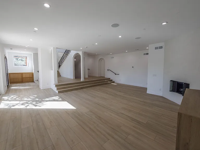 6029 Fairview Pl — Photo 9