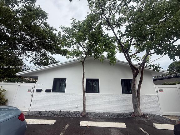 2nd image of 1700 SW 20th St #A