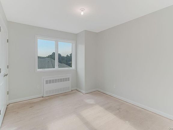 5th image of 6 Monsey Blvd #202