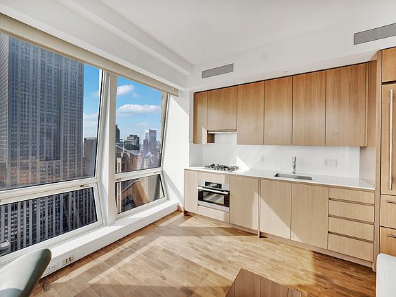 4th image of 400 5th Ave #42A