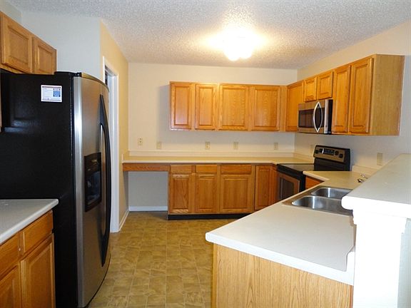 4th image of 10186 Yosemite Ln