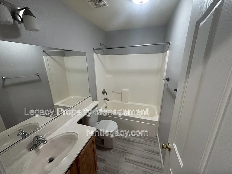 108 Esplanade Cir — Photo 15