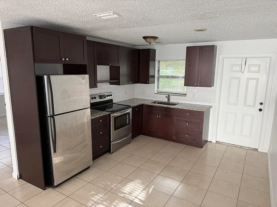 336 NE 12th Ave