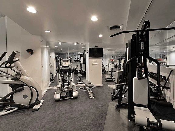 3rd image of 12510 Queens Blvd APT 1024