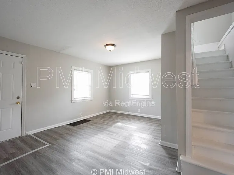 1415 W Pruitt St — Photo 2