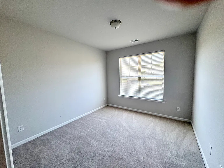 115 McGinnis Cir — Photo 13
