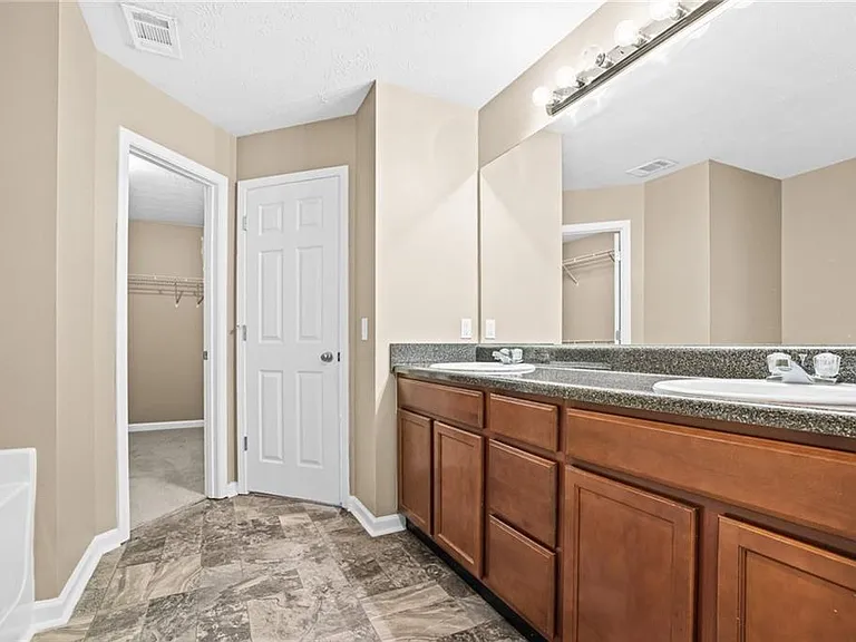 1619 Park Brooke Cir SW #10 — Photo 16
