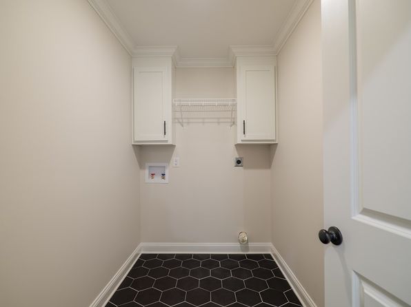 168 Audrey Ln, Hahira, GA 31632