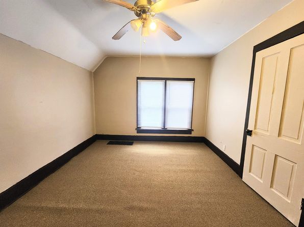 fort-wayne-indiana-445010387 picture