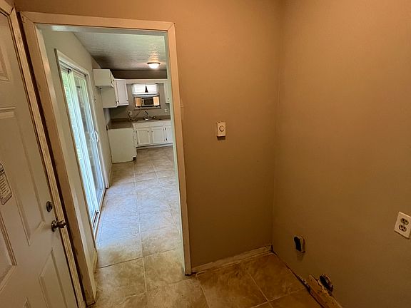 4th image of 4407 Burrwood Dr