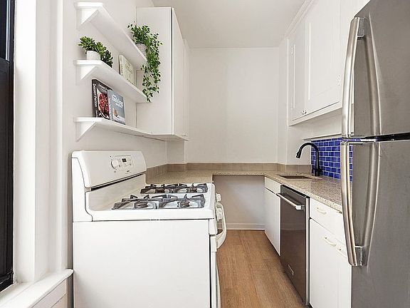 5th image of 141 E 3rd St APT 11-C