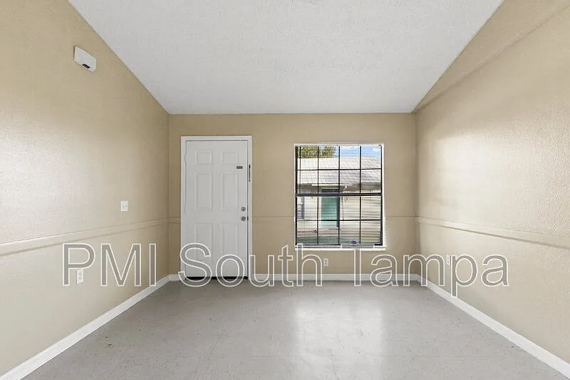 2 bed, 1.0 bath, 750 sqft, $1,380 — Photo 3