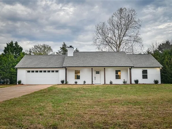 52 Deer Run Cir, Newborn, GA 30056
