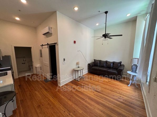 215 Main St #1B