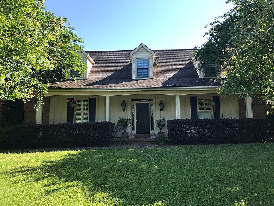 1st image of 2917 N Hampton Dr