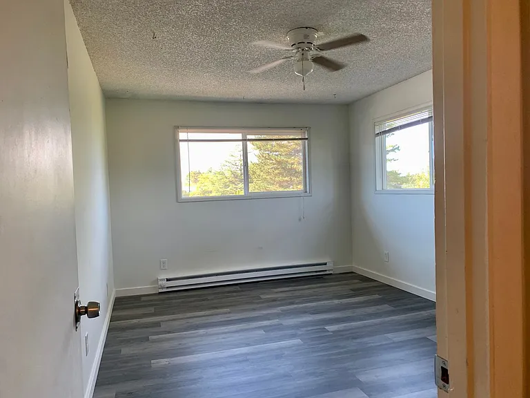 ES2275 -Eagle Rock Apartments — Photo 11