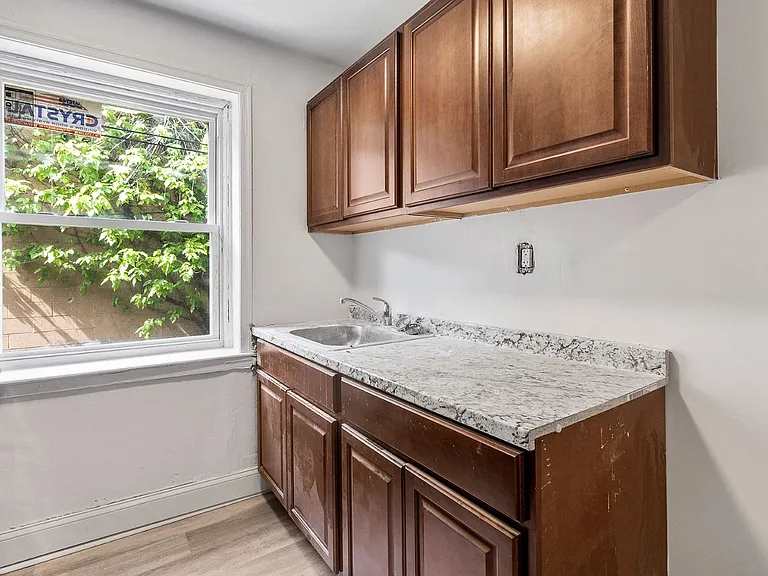 4712 Leiper Street — Photo 6