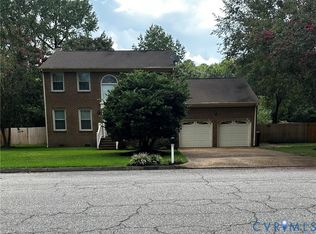 1939 Mill Pond Dr, Chesapeake, VA 23320