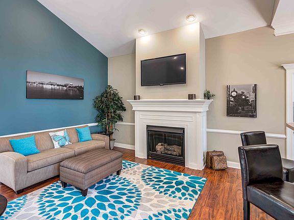 5th image of 2590 Woodland Ave #113