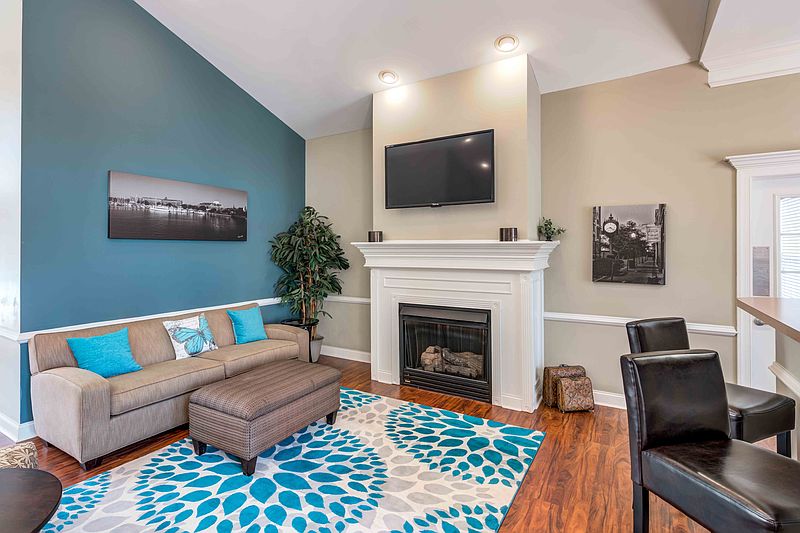 1st image of 2590 Woodland Ave #2909