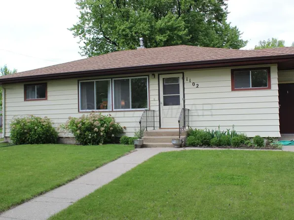 1102 River Dr S, Moorhead, MN 56560