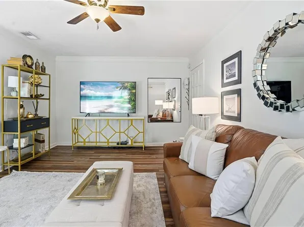 800 Mallery St APT 52, Saint Simons Island, GA 31522