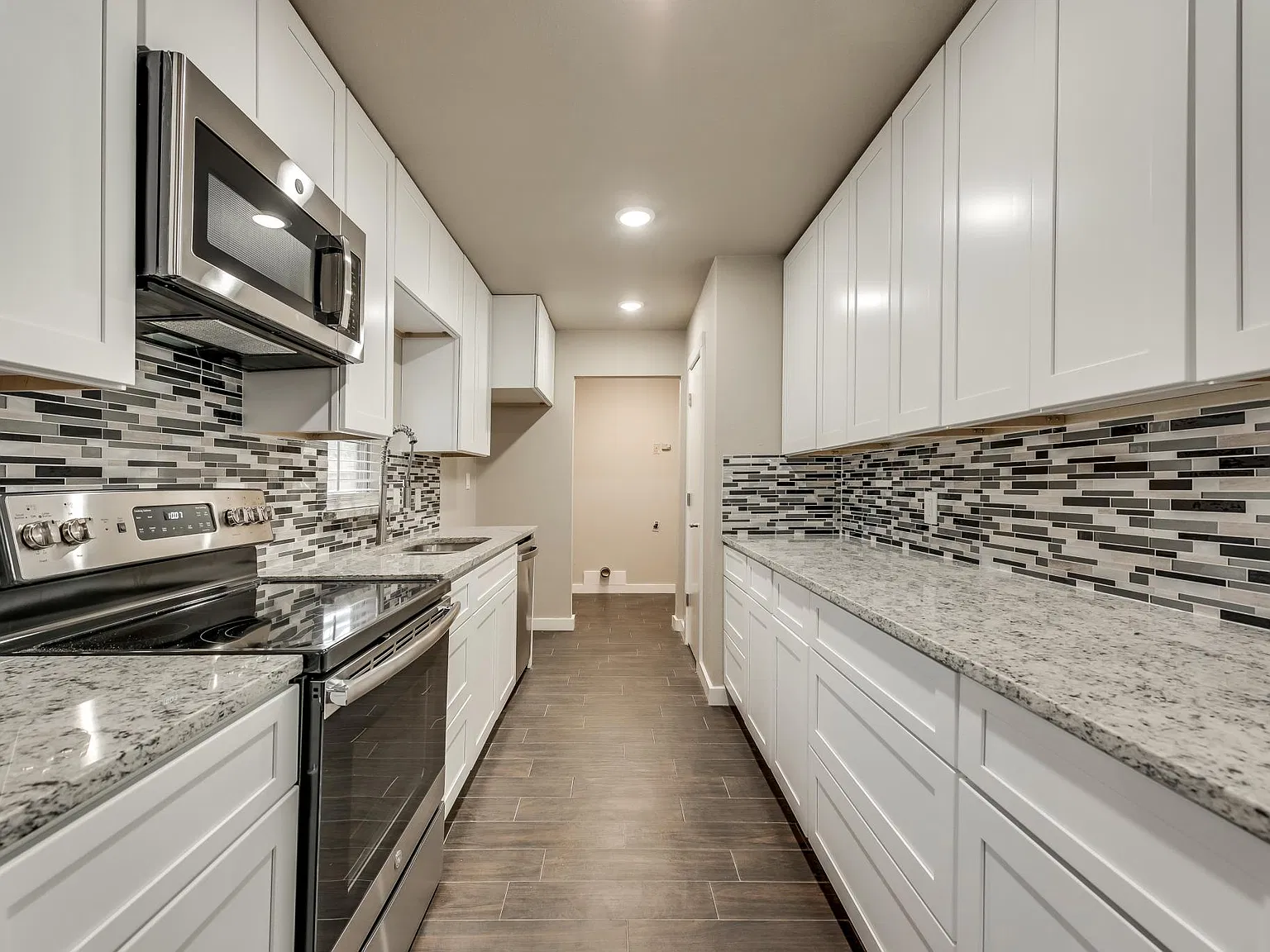 3 bed, 1700 sqft, $2,500 — Photo 3