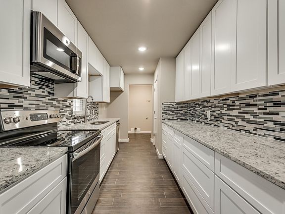 Kitchen & Laundry