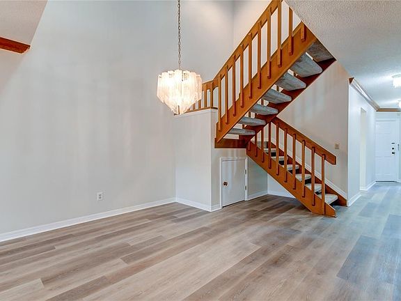 4th image of 2679 Walnut Dr