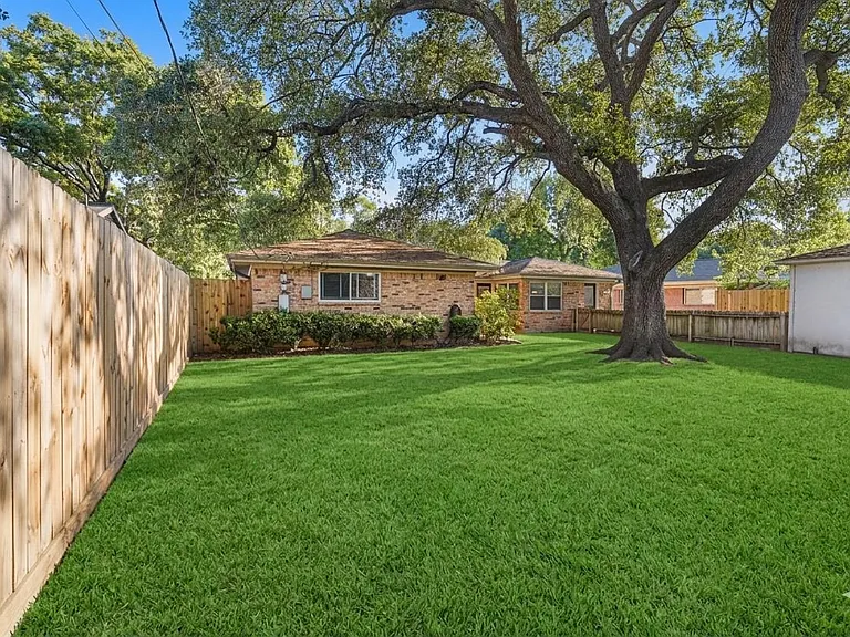 6002 McKnight St — Photo 3