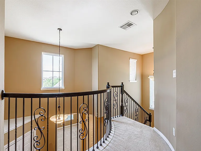 4607 Rockton Hills Ln — Photo 45