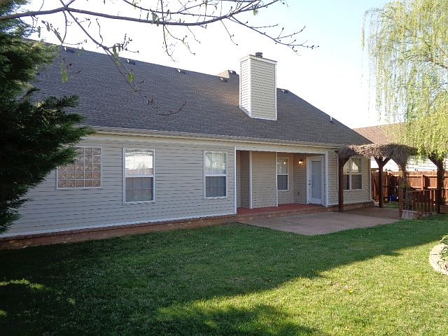 2nd image of 620 Glen Wood Dr