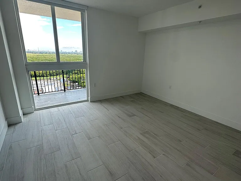 619 E Sheridan St #1127 — Photo 9