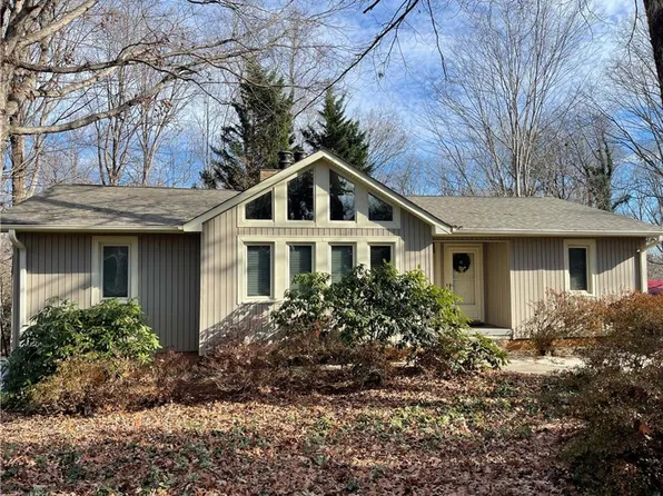 158 Brentwood Dr, Advance, NC 27006