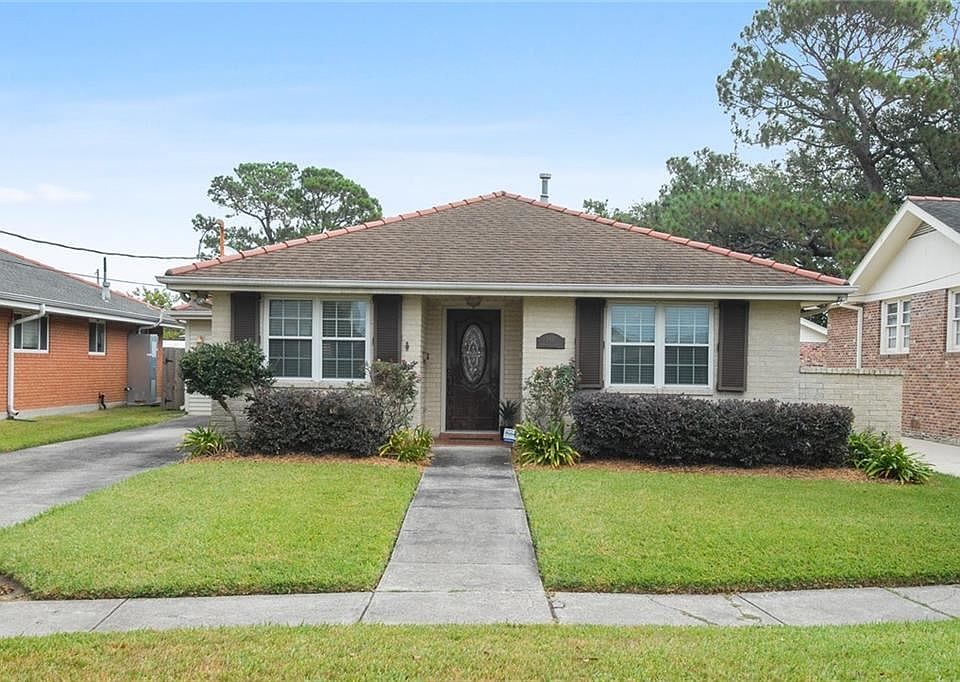 1st image of 3917 Lake Villa Dr