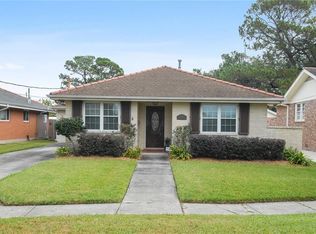 3917 Lake Villa Dr, Metairie, LA 70002