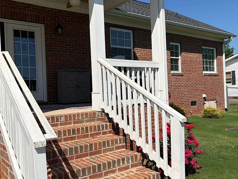 202 Roscoe Dr — Photo 4