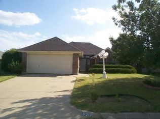 920 Gwinnett Cir, Arlington, TX 76017