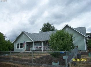 1550 NW Grove St, Roseburg, OR 97471