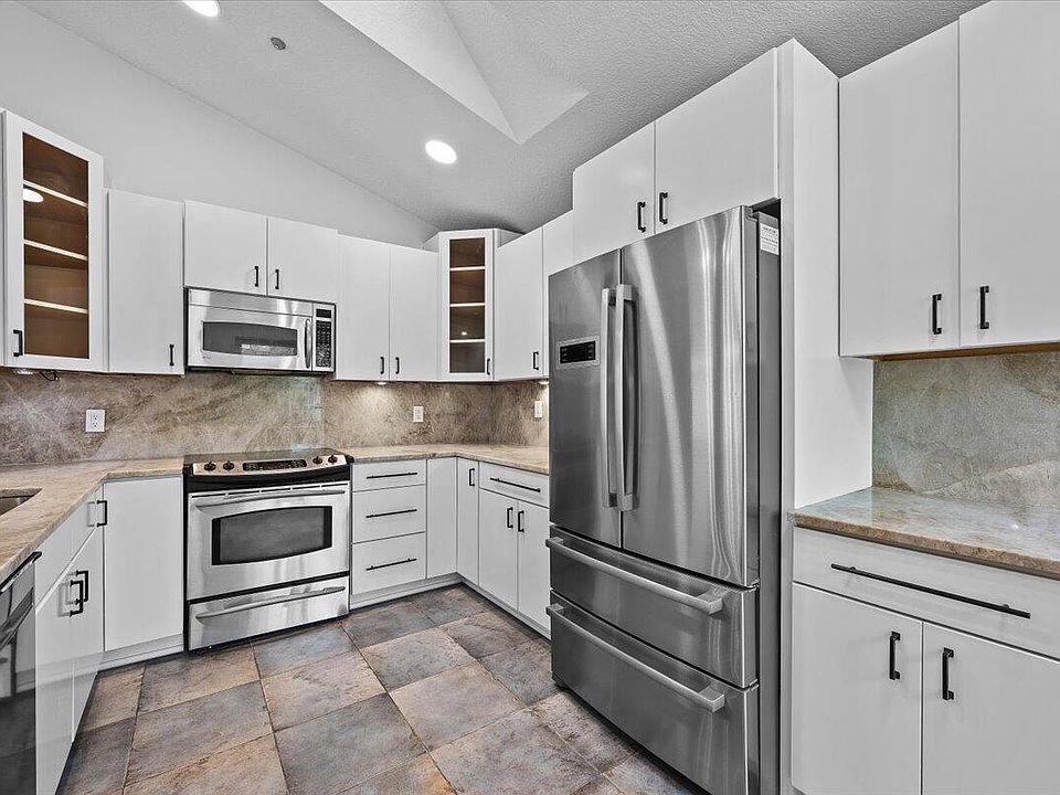 1st image of 11 Dorchester Circle