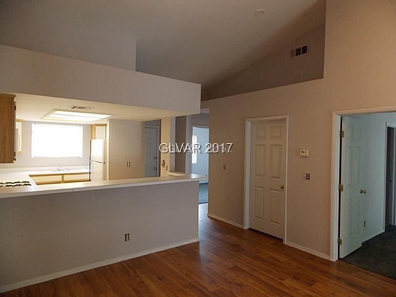 1st image of 2821 Bluebonnet Dr #5